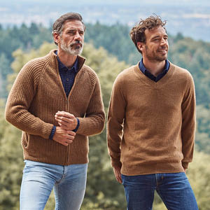 Pull laine chameau col V homme