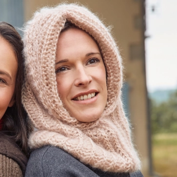 Cagoule en laine mohair et soie pour femme 