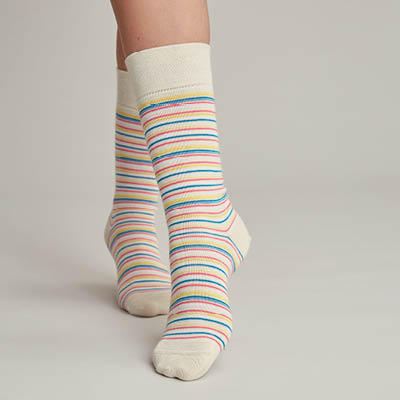 Chaussettes sans couture coton bio à rayures multicolores