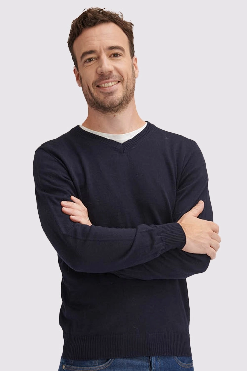 Pull homme col V en laine mérinos Banana Republic taille L Pull homme col V en laine mérinos Banana Republic taille L