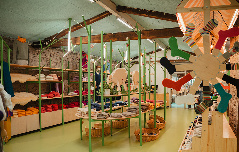 La boutique de vente directe de l'Atelier Missegle à Burlats dans la Tarn La boutique de vente directe de l'Atelier Missegle à Burlats dans la Tarn